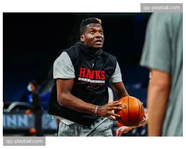 施耐德防守策略调整见效 老鹰末节提升强度完成多次抢断